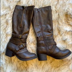 Women’s Leather Knee high Boots!